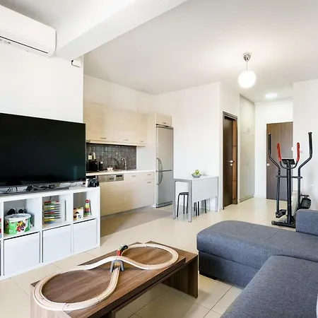 Free Breakfast At Oak Luxury With Heated Pool, Playground And Pool Table Villa *