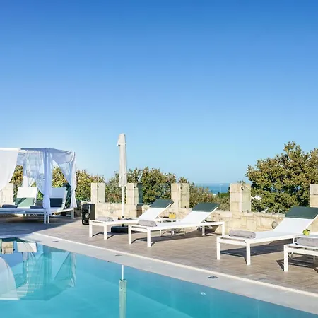 Free Breakfast At Oak Luxury With Heated Pool, Playground And Pool Table