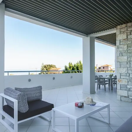 Villa Free Breakfast At Oak Luxury With Heated Pool, Playground And Pool Table