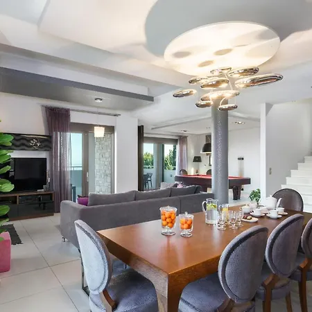 Free Breakfast At Oak Luxury With Heated Pool, Playground And Pool Table Villa *