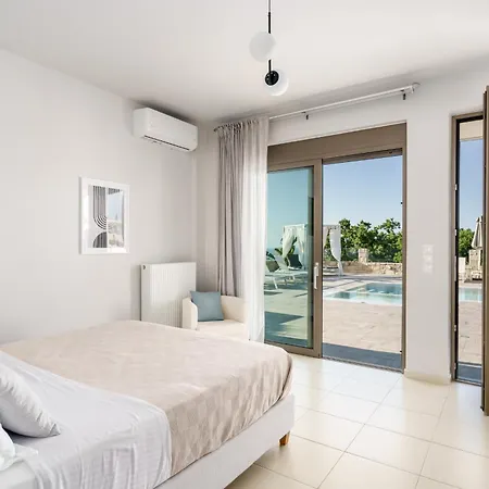 Free Breakfast At Oak Luxury With Heated Pool, Playground And Pool Table Villa