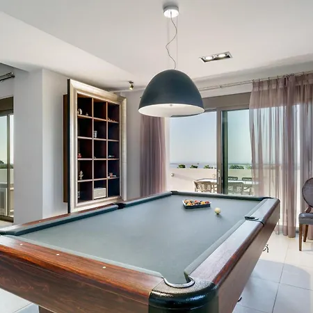 Free Breakfast At Oak Luxury With Heated Pool, Playground And Pool Table Villa