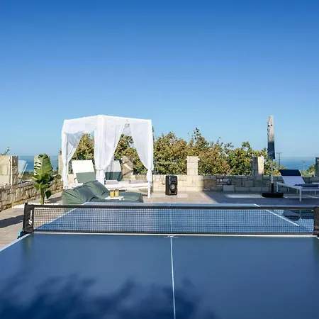Villa Free Breakfast At Oak Luxury With Heated Pool, Playground And Pool Table *