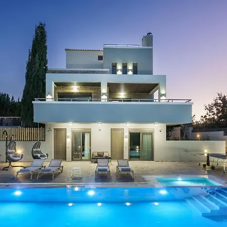Free Breakfast At Oak Luxury With Heated Pool, Playground And Pool Table Villa
