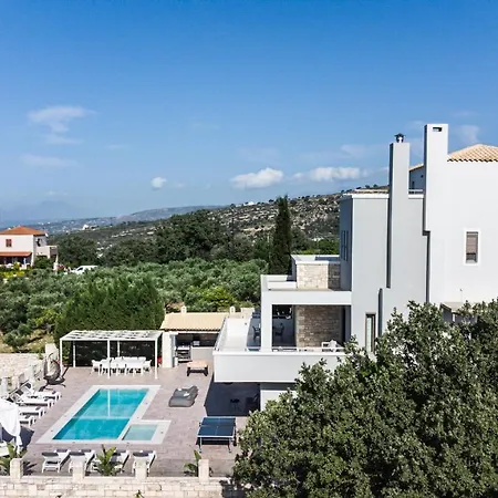 Free Breakfast At Oak Luxury With Heated Pool, Playground And Pool Table *